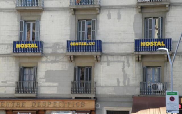 Отель Hostal Center Inn Барселона вид на фасад