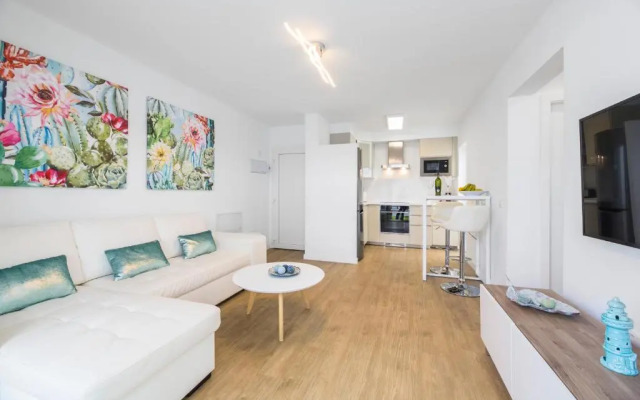 Flower Beach Suite 1