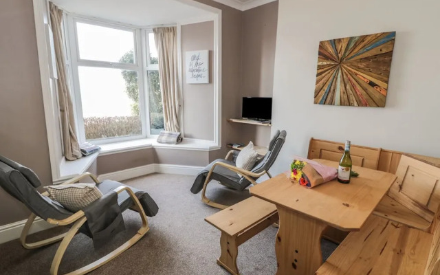 Seaview Apartment
