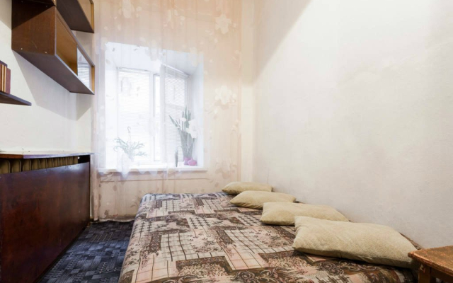 V Tsentre Sankt-Peterburga Apartments