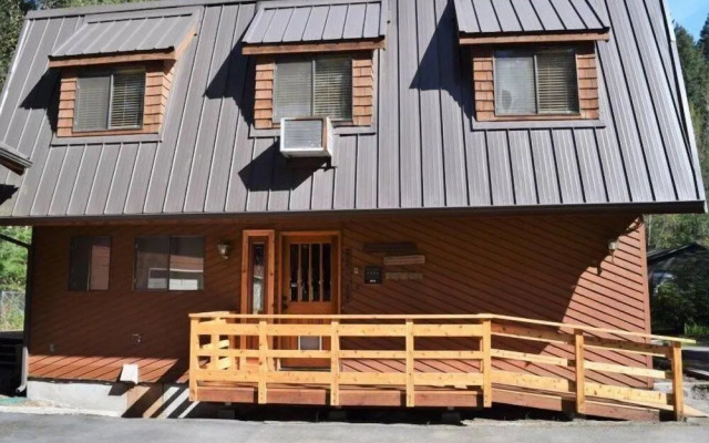 Hopes Cabin