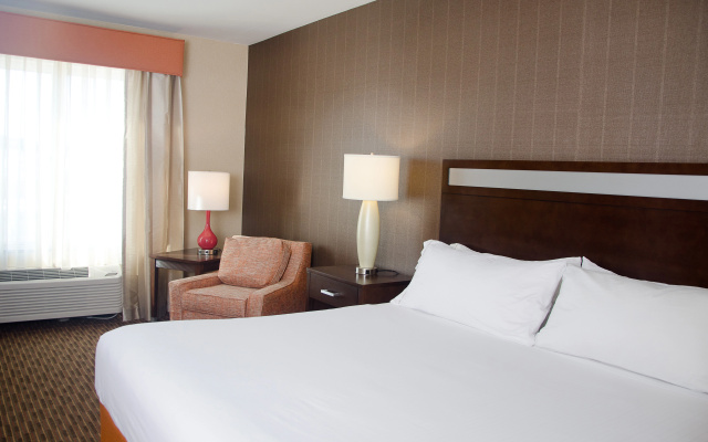 Holiday Inn Express Hotel & Suites Watertown-Thousand Island by IHG