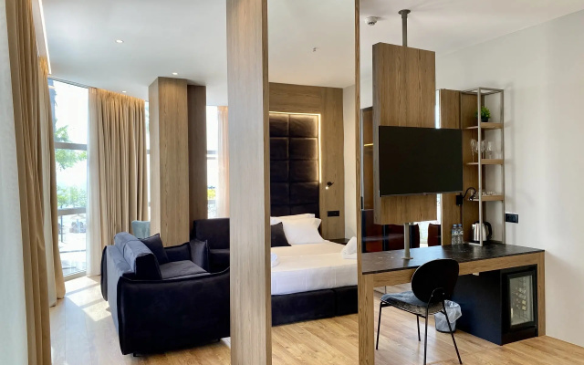 Elmar Hotel