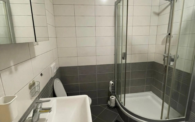 Large Modern Flat with Balcony - Lake Jarun