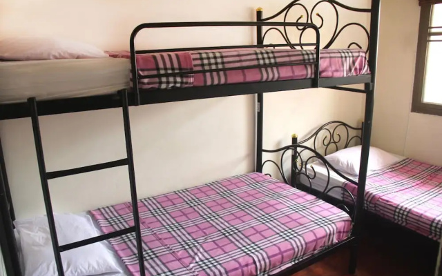 Full Hostel