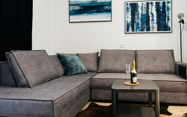 Rent Me (Affordable apartment in Athens)
