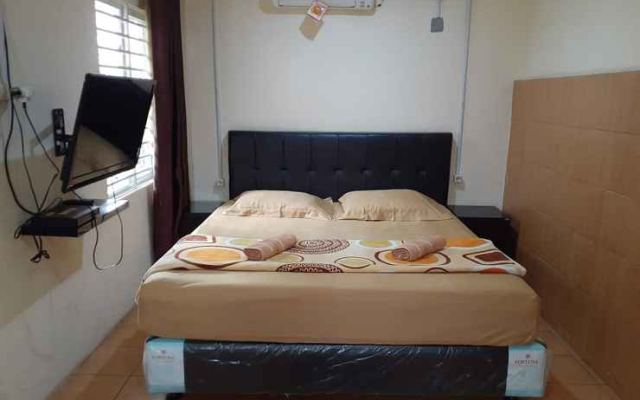 Gio Guesthouse near Terminal Baranangsiang