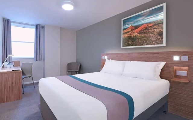 Travelodge Portsmouth City Centre