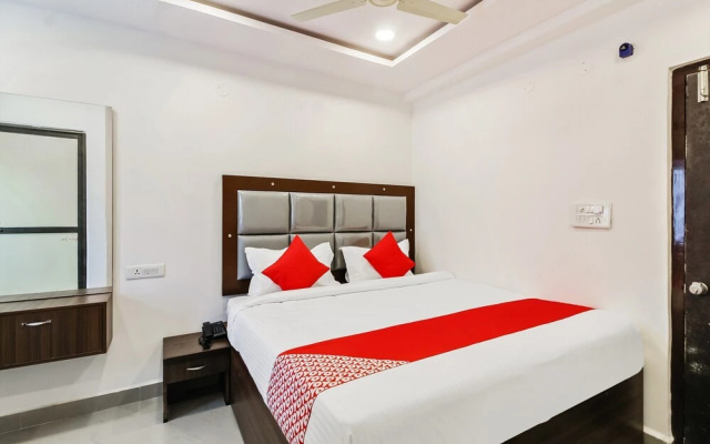 OYO 40807 Hotel Meena International