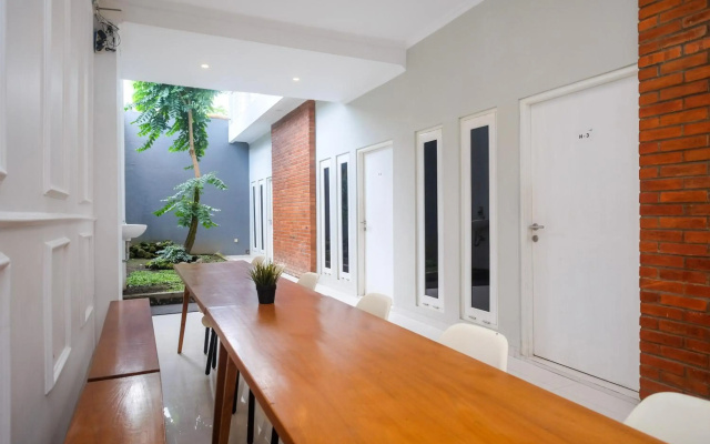 OYO 195 Stay @h Guesthouse