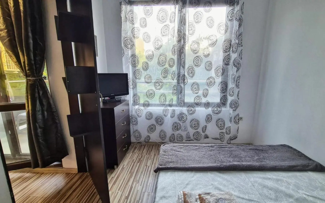 Roxy Apartment