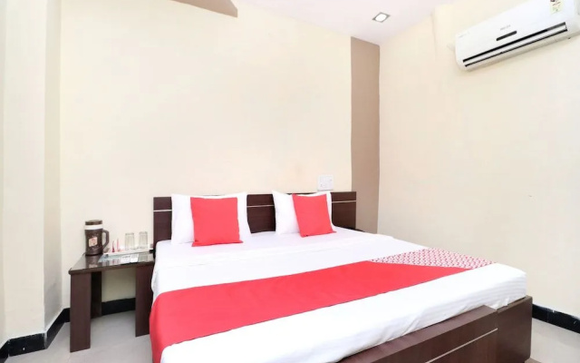 OYO 14860 Hotel Silver Star