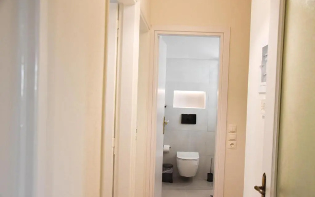 Comfy Central Apartment