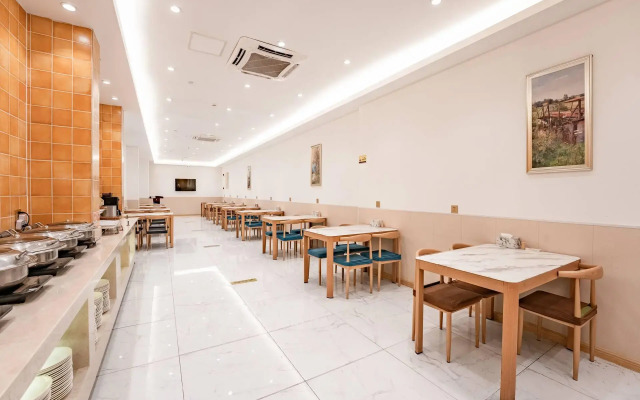 Vienna International Hotel（Jinfang Subway Station, East Railway Station, Hangzhou）