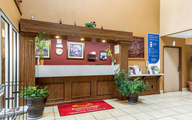 Econo Lodge Inn & Suites Fairview Heights - St. Louis