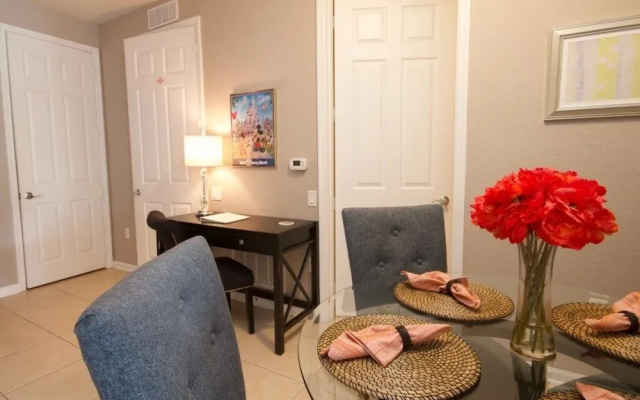 Lake View Joy 2 Bedroom Condo