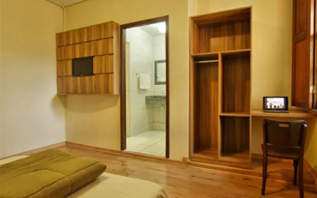 Roma Hostel