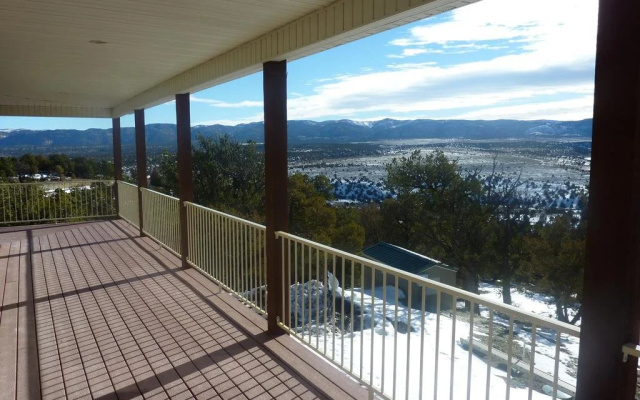 Ridgetop Hideaway