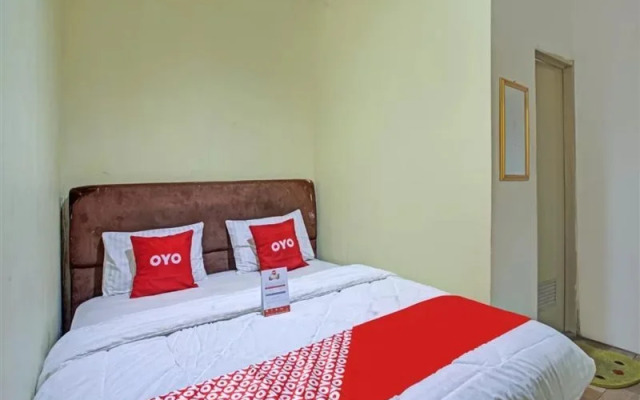 OYO 3883 The Red