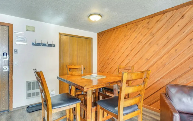 Timberbrook Village Condo: Community Pool, Hot Tub