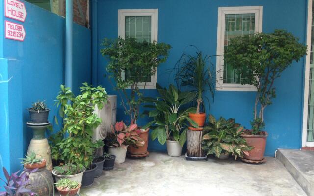 Отель Lovely House Silom Бангкок вид на фасад