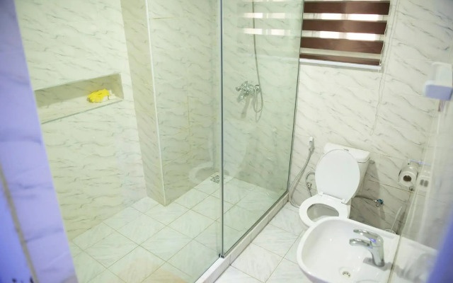 Luxury 3 Bedrooms Apart-24Hrs Elect/WIFI/Security