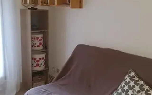 Studio cabine climatisé rez de jardin plage 150m Boucanet