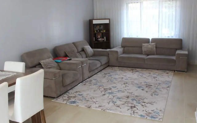 Lovely 3 Bedroom House With Large Garden