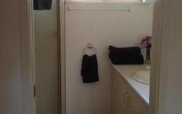Riverglen Cottage B & B