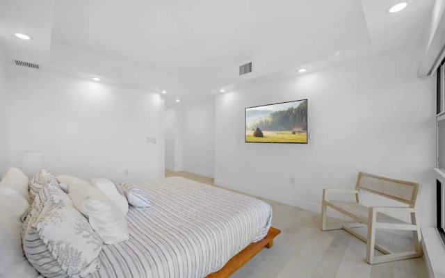 NOK Beachfront 3BR Retreat With Ocean Views