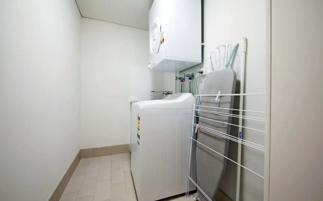 Cote D'Azur, Unit 11/61 Donald Street