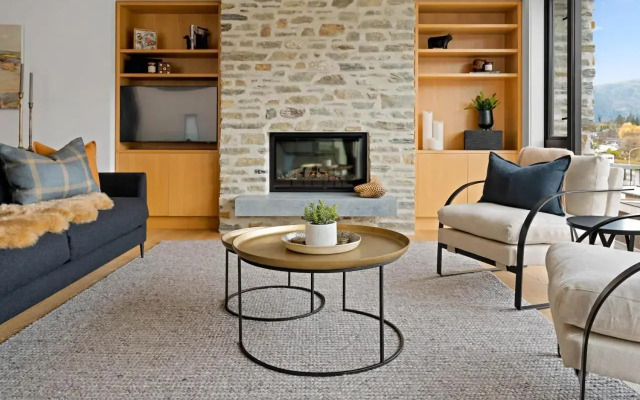Genoa - Sleeps 6 - Lakefront Apartment