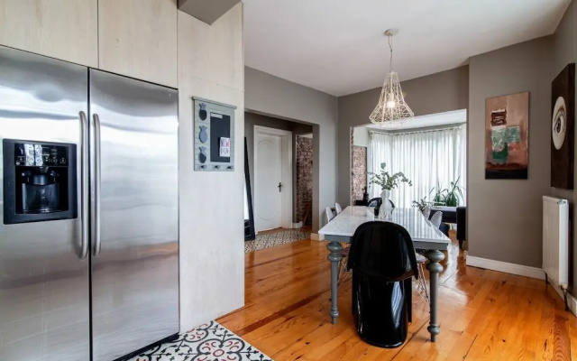 Modern Apartment with Stylish Interior in Beyoglu