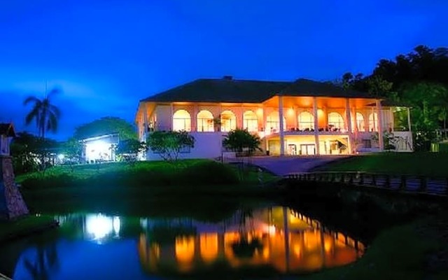Bangpra Resort Hotel вид на фасад