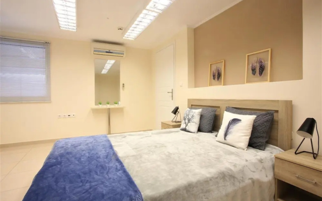 GK Airport Suites - Free Shuttle by GK Hospitality Group