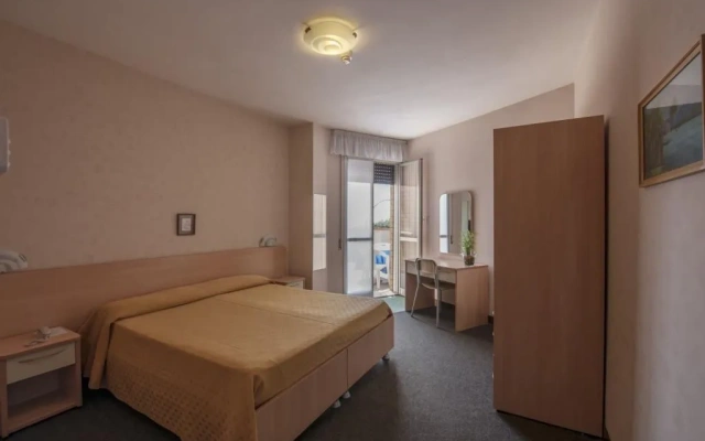 Hotel Maxims