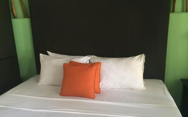 Swiper's Inn Boracay