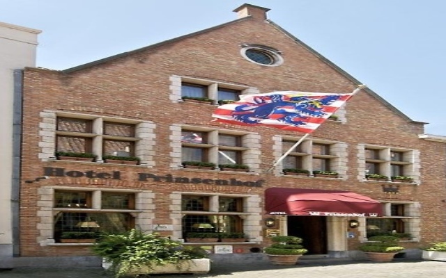 Отель Prinsenhof managed by Dukes’ Palace Бельгия, Брюгге - отзывы, цены и фото номеров - забронировать отель Prinsenhof managed by Dukes’ Palace онлайн вид на фасад