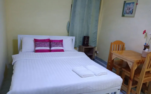 D House Hostel