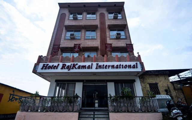 OYO 19937 Hotel Rajkamal International