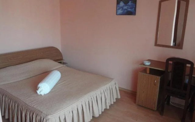 Paradise Hotel