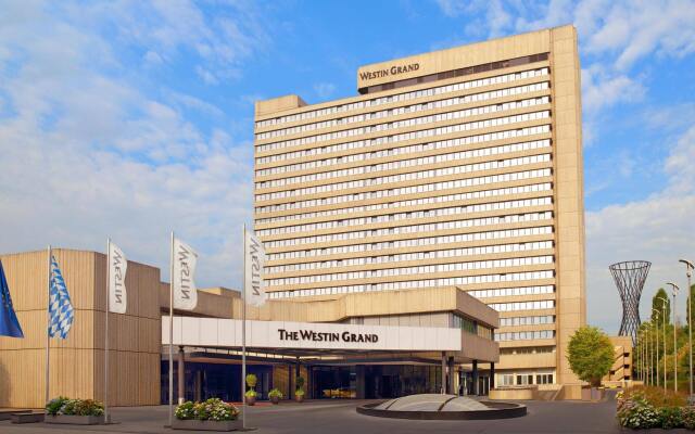 Отель The Westin Grand Munich Мюнхен вид на фасад