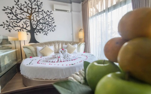 Adore Hotel