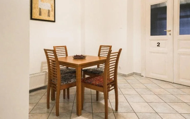 Ozone Private Rooms And Hostel