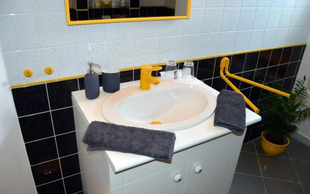 Le Bon Etage