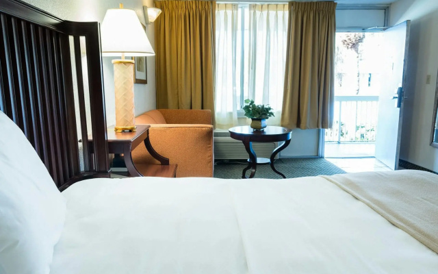 Vista Inn & Suites Tampa