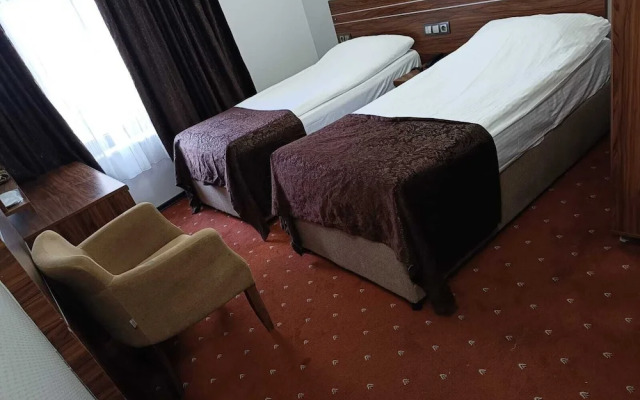 Pirotel Hotel