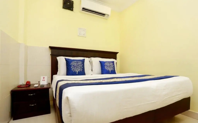 OYO 5643 Hotel Malabar Plaza