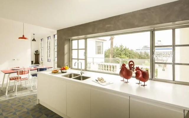 Castelo Apartments by linc