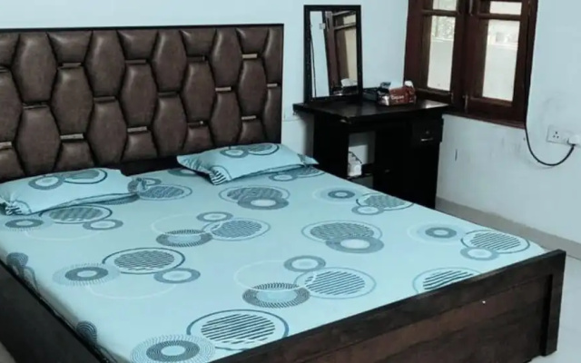Spacious Peaceful Apartment for Two Families in Lucknow